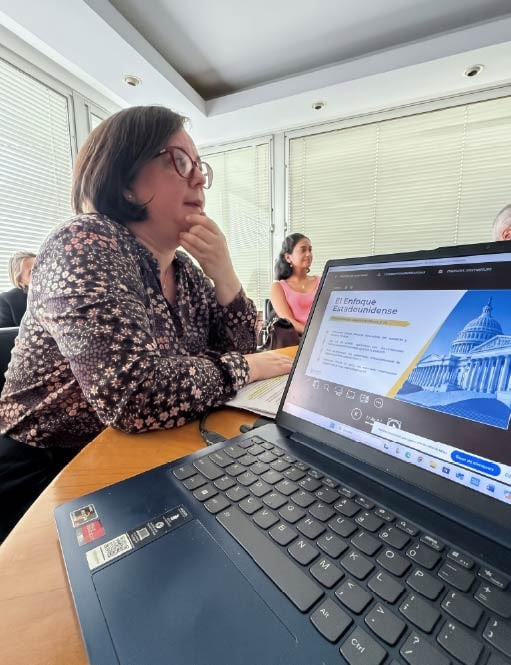 Natalia de Paz Garmendia, dictó el pasado 1° de octubre de 2026 la charla “Inteligencia Artificial y Relaciones Laborales”